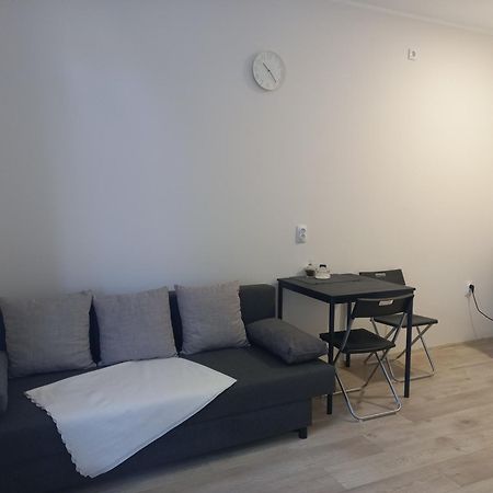Kod Velikih Tuja Apartment Melenci Luaran gambar