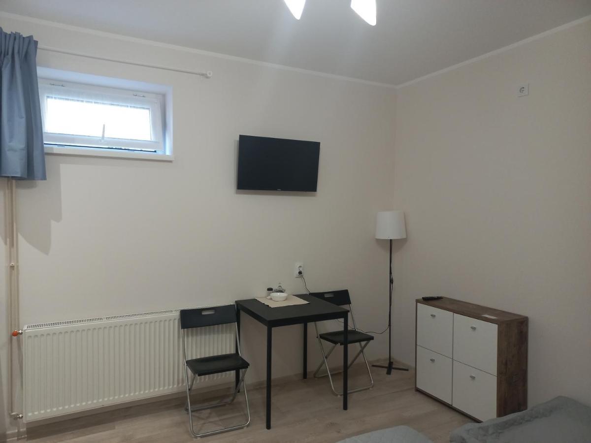 Kod Velikih Tuja Apartment Melenci Luaran gambar