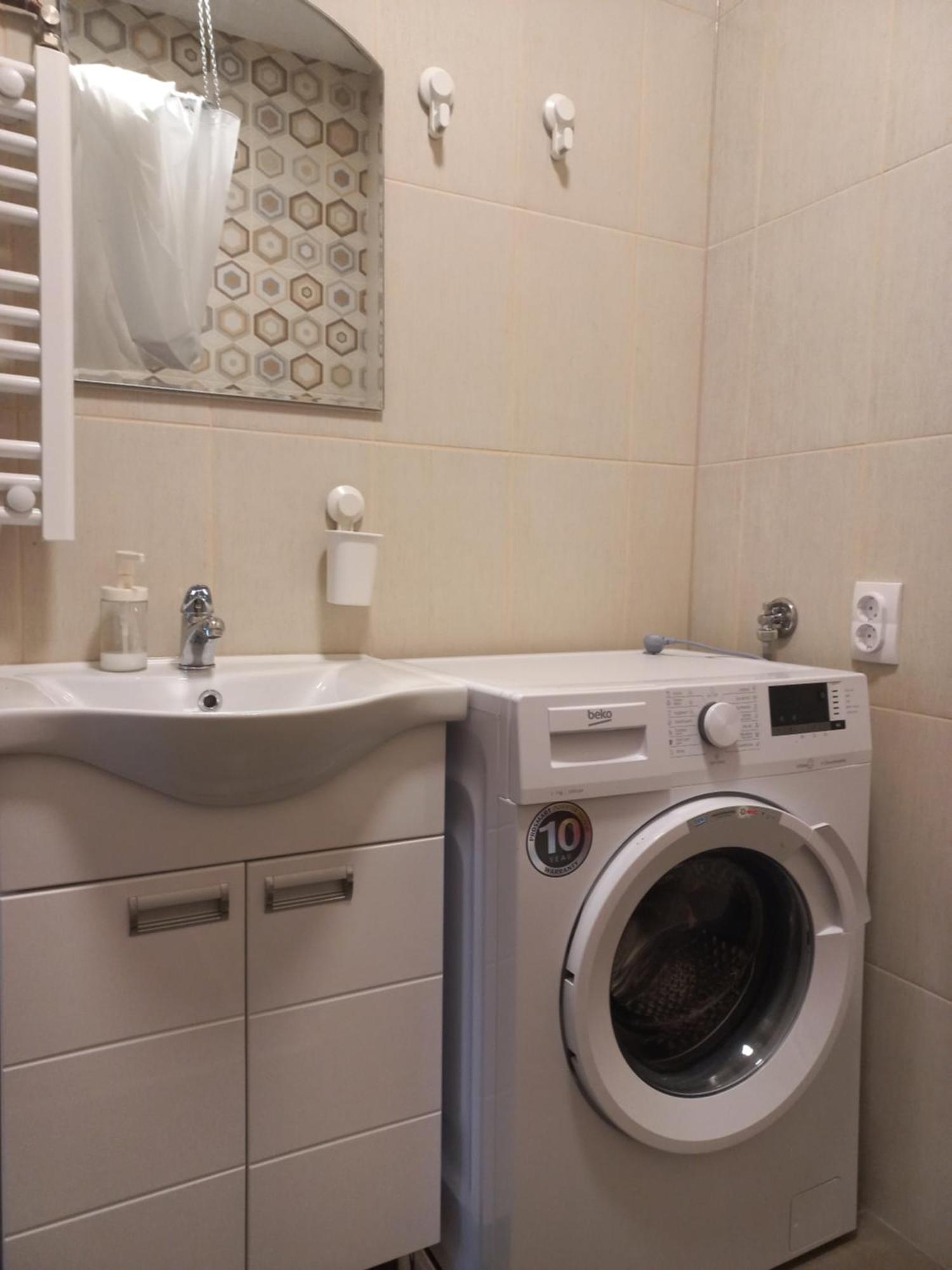 Kod Velikih Tuja Apartment Melenci Luaran gambar